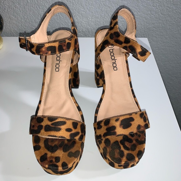 Cheetah heels size 7 - Picture 2 of 4